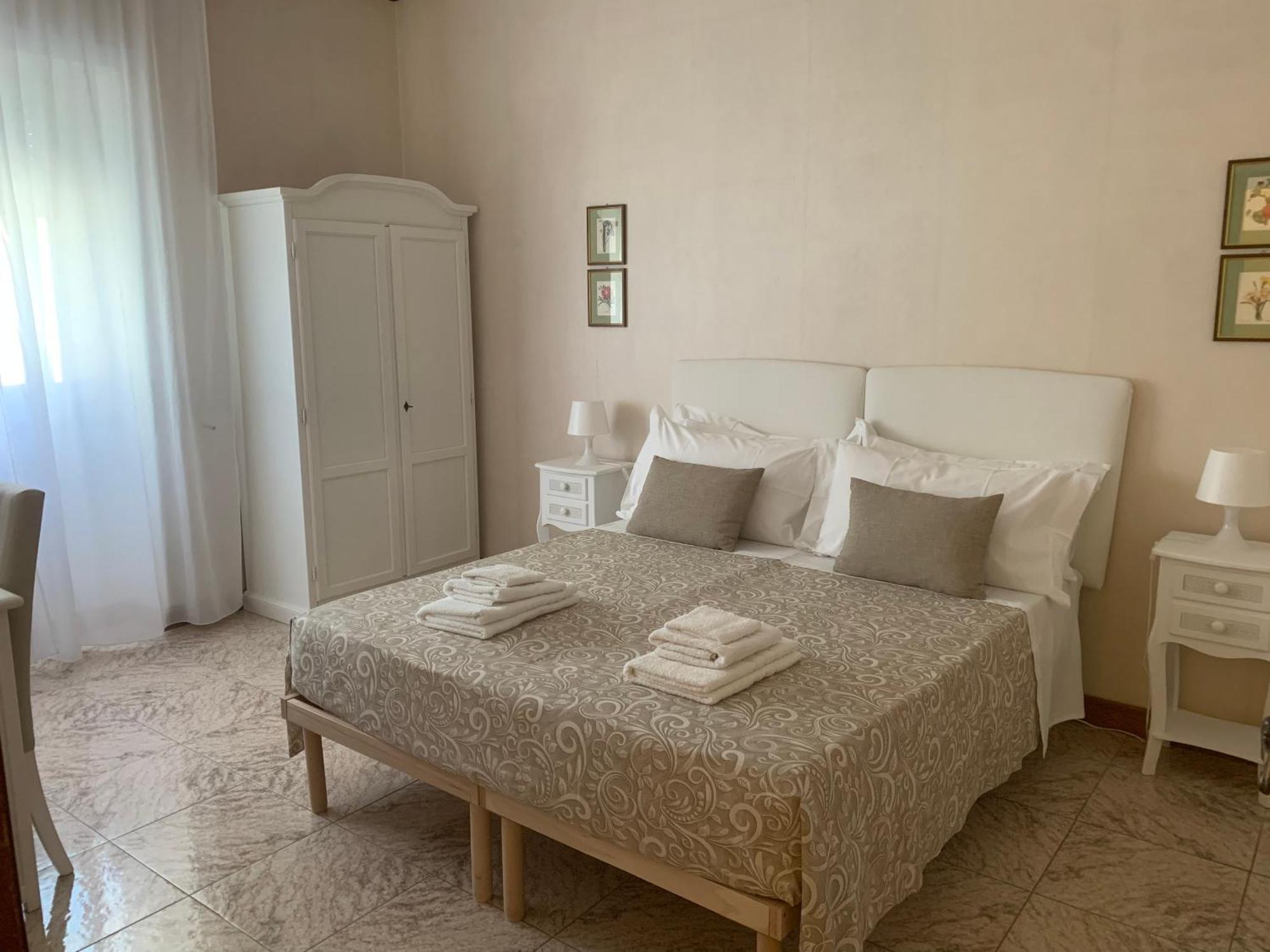 Porta Napoli Rooms Lecce Exteriör bild